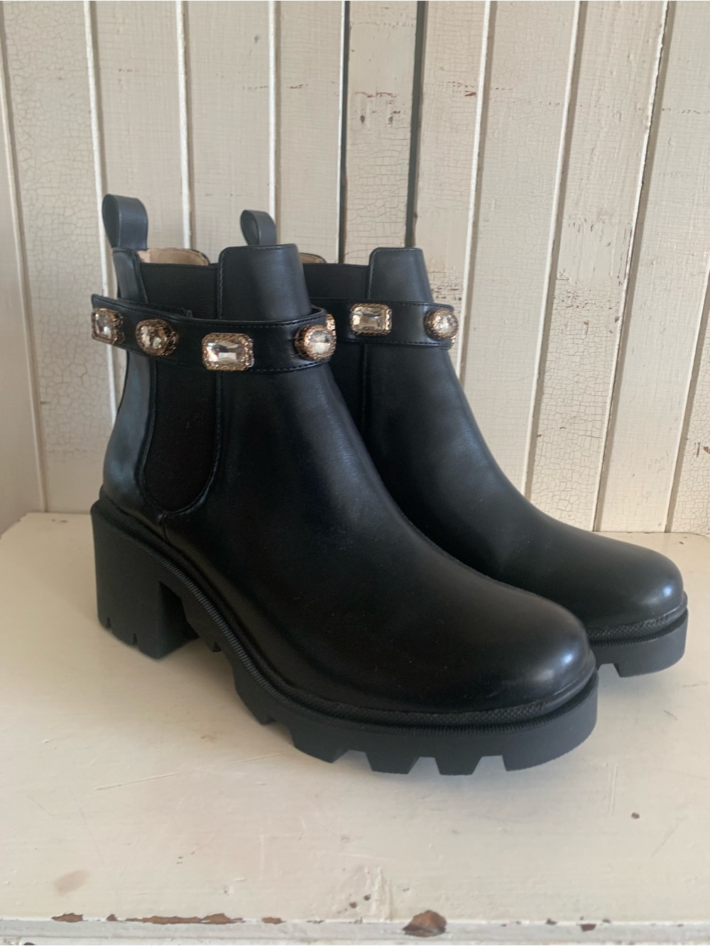 Steve Madden Amulet Gemstone 💎 Boots Like New Size 10